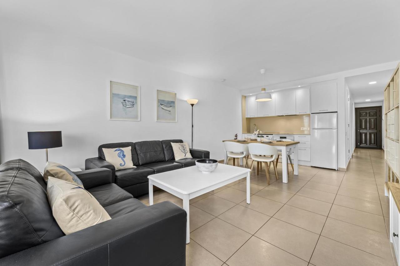 Апартаменты Casahost Bastian Boutique II Seaview Коста-Тегисе Экстерьер фото