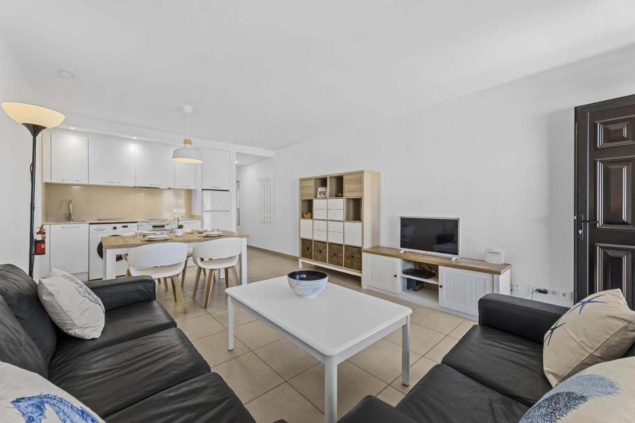 Апартаменты Casahost Bastian Boutique II Seaview Коста-Тегисе Экстерьер фото