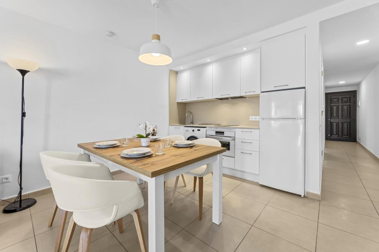 Апартаменты Casahost Bastian Boutique II Seaview Коста-Тегисе Экстерьер фото